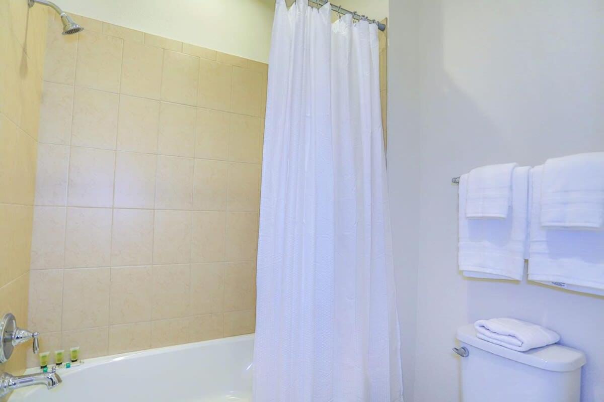 Сasa de vacaciones Splendid Four Bedroom W/ Pool @festival 154 *